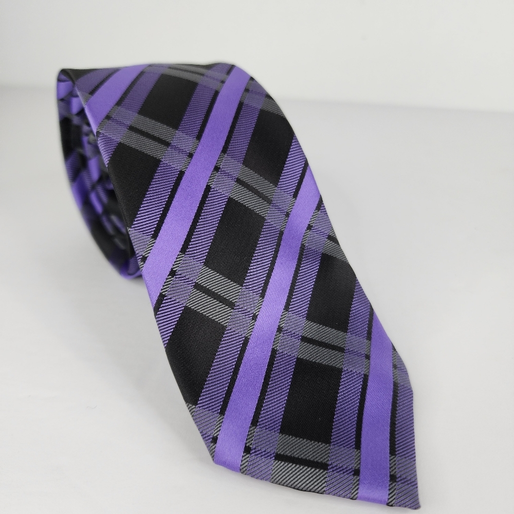 LITTLE BLACK TIE Purple/Black Plaid Tie.